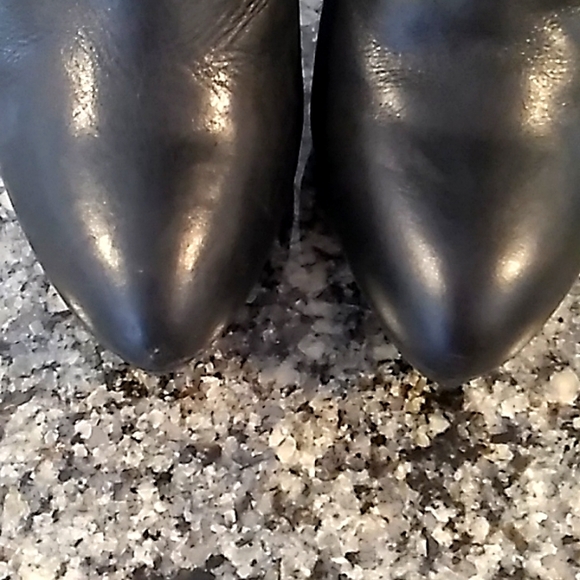 I.N.C. International Concepts Leather Knee Buckle Detail Heeled Boots. Size 9 - Picture 14 of 15